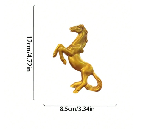 Objeto decorativo cavalo empinado dourado – elegância, força e triunfo