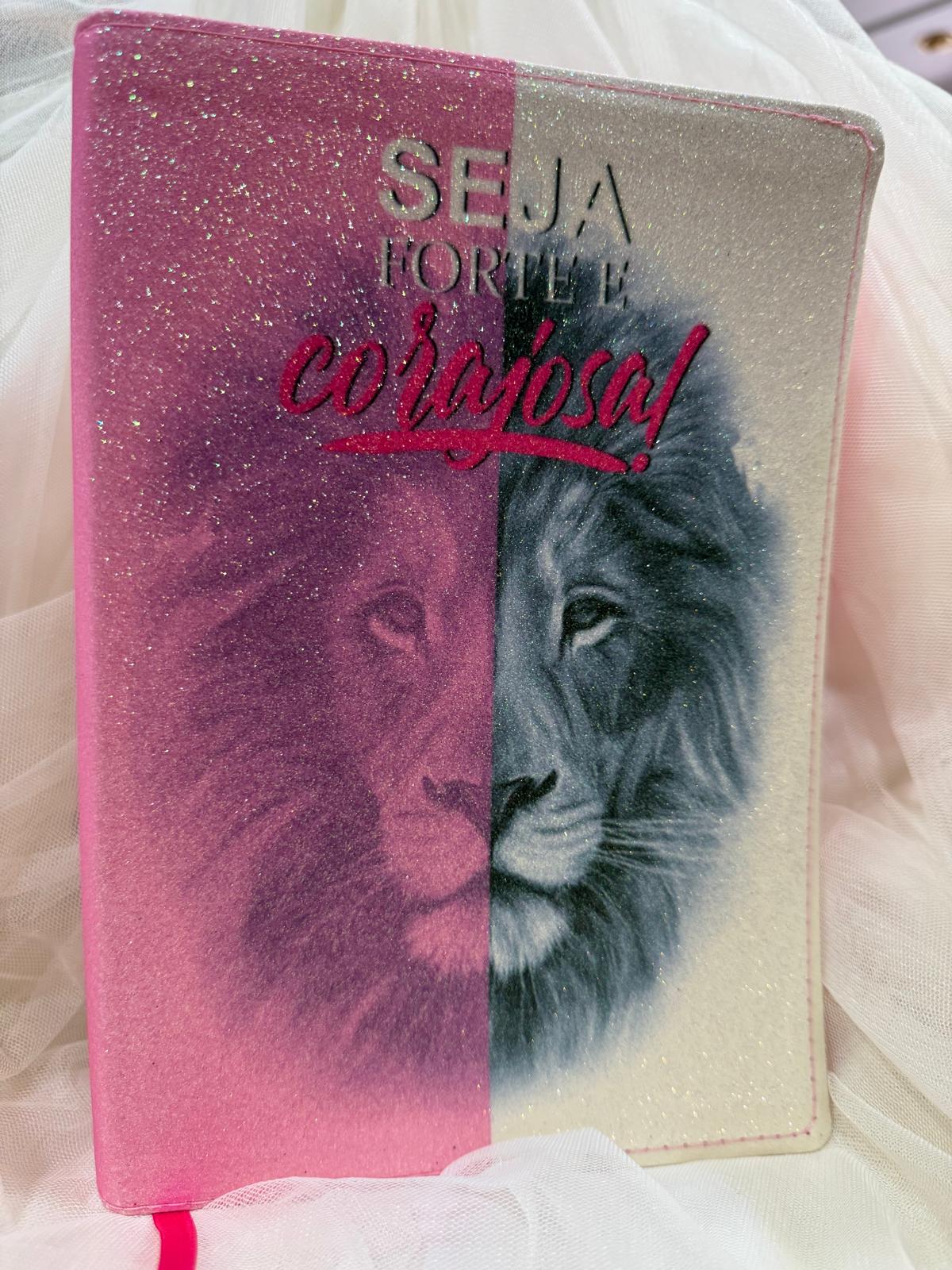 BIBLIA GLITTER SEJA FORTE E COROJOSA