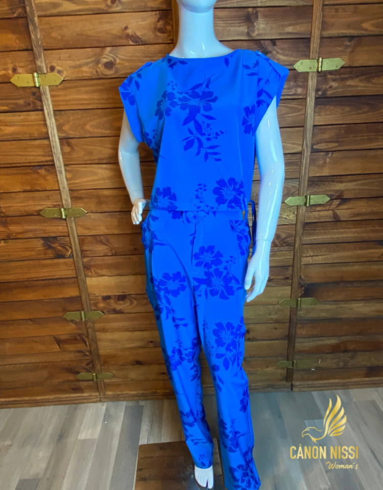 CONJUNTO DE CALÇA E BLUSA FLORAL PLUS SIZE- ISÍS
