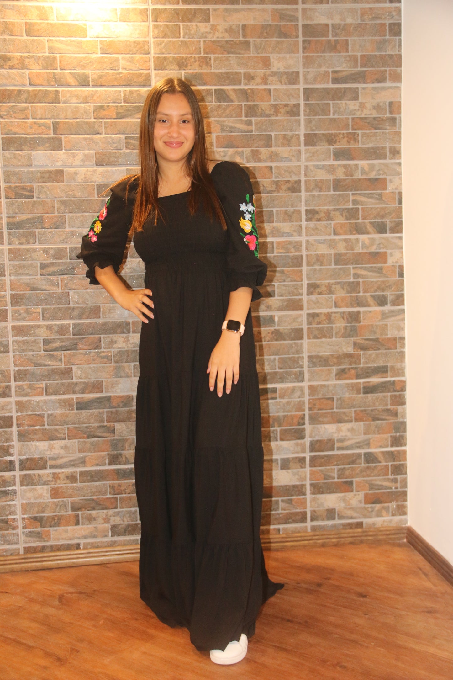 VESTIDO VISCOLINHO COM MANGA BORBADA - REBECA