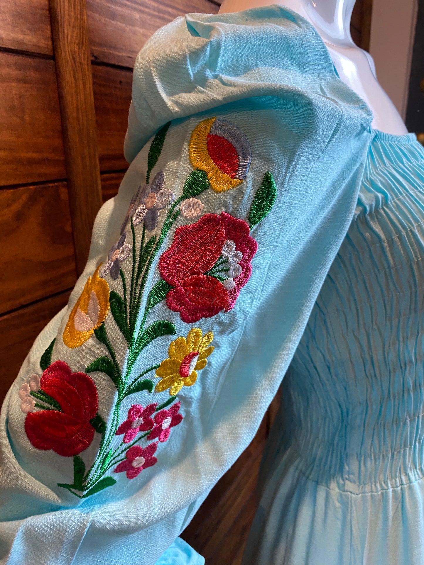 VESTIDO VISCOLINHO COM MANGA BORBADA - REBECA