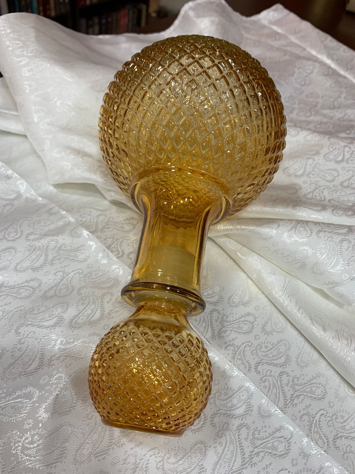 DECANTER DECORATIVO DE VIDRO COM TAMPA