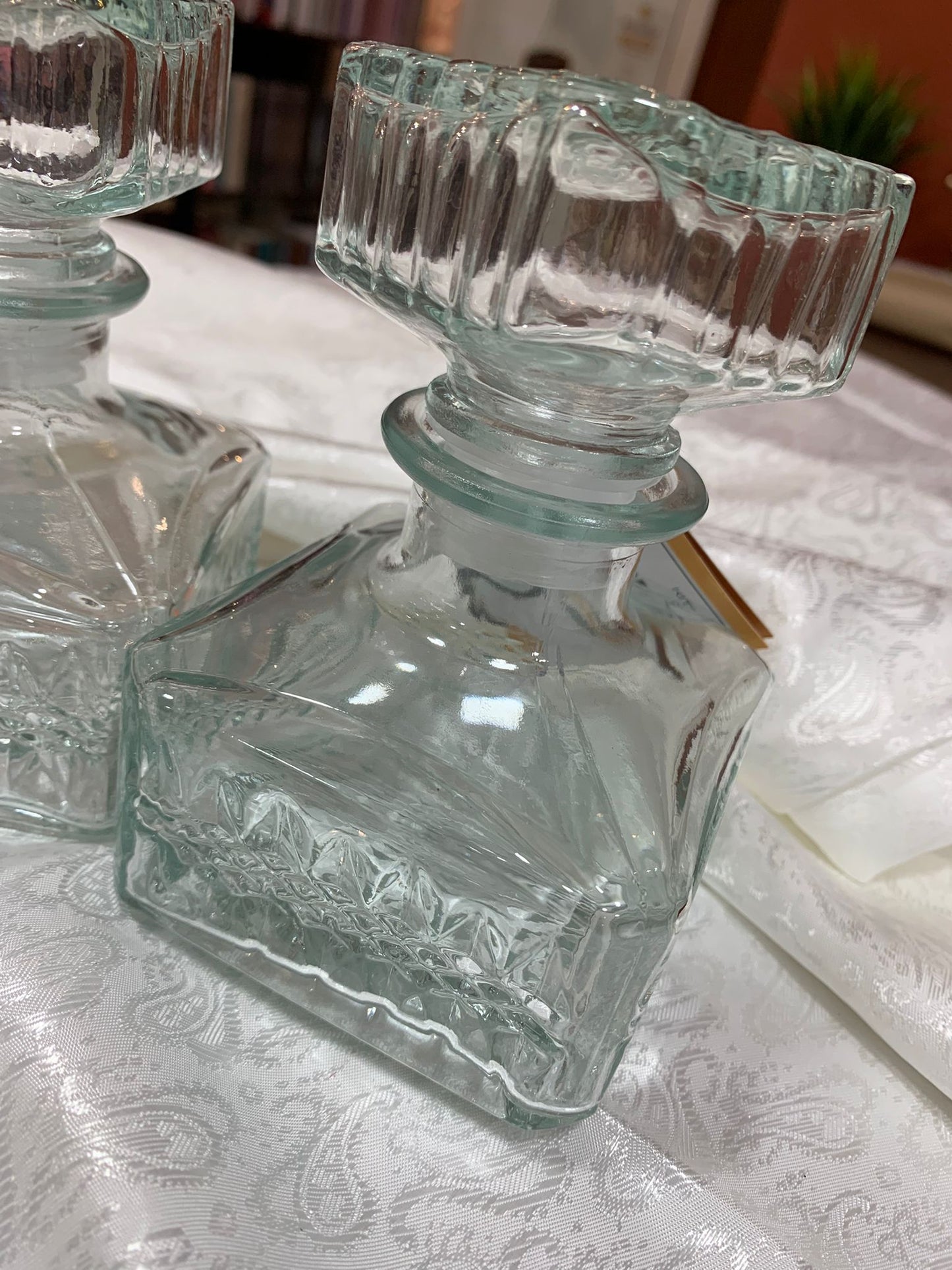 DECANTER DECORATIVO DE VIDRO COM TAMPA