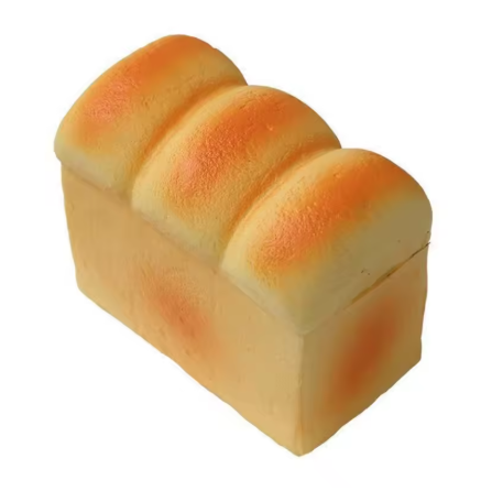 MINI PÃO DE LEITE ARTIFICIAL DECORATIVO – FORMATO 3 GOMOS (5CM X 10CM)