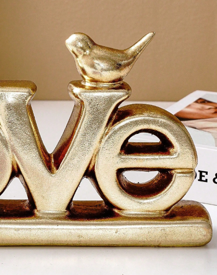 Objeto Decorativo Palavra "Love" com Passarinho – Dourado