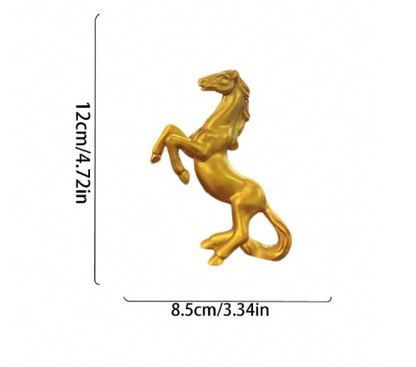 Objeto decorativo cavalo empinado dourado – elegância, força e triunfo