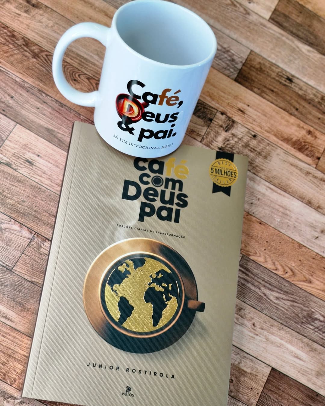 COMBO ESPECIAL: CAFÉ COM DEUS PAI 2025 + CANECA EXCLUSIVA!