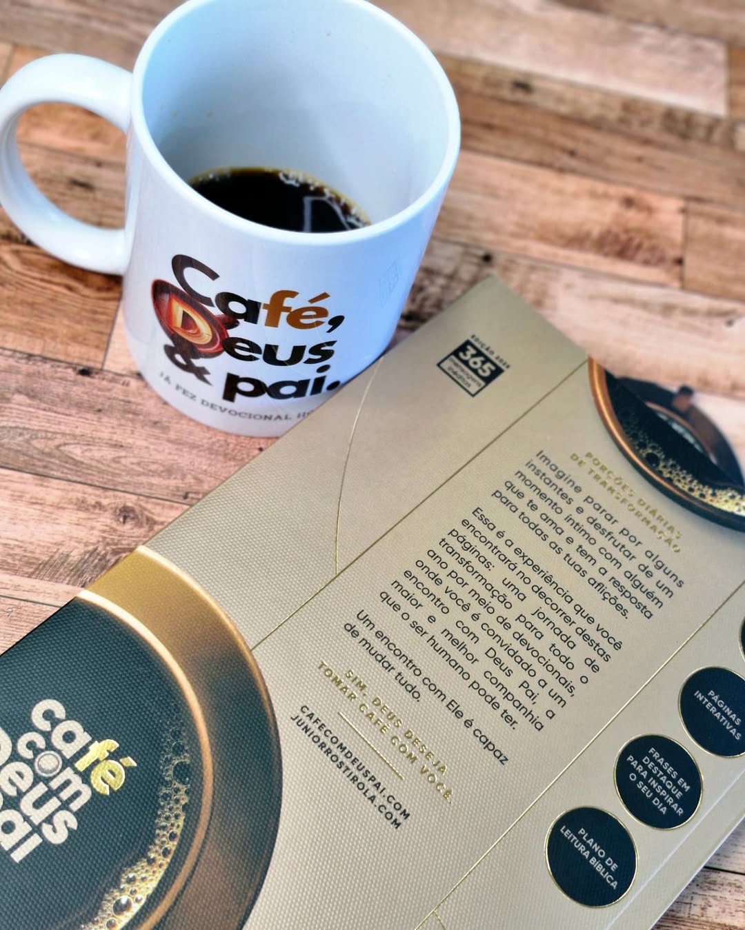 COMBO ESPECIAL: CAFÉ COM DEUS PAI 2025 + CANECA EXCLUSIVA!