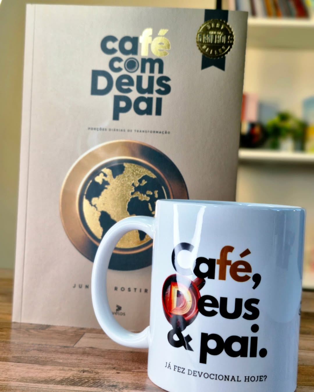 COMBO ESPECIAL: CAFÉ COM DEUS PAI 2025 + CANECA EXCLUSIVA