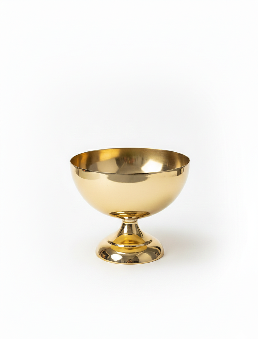 SOLENIDADE E BRILHO: TAÇA CÁLICE PARA SANTA CEIA E DECORAÇÃO