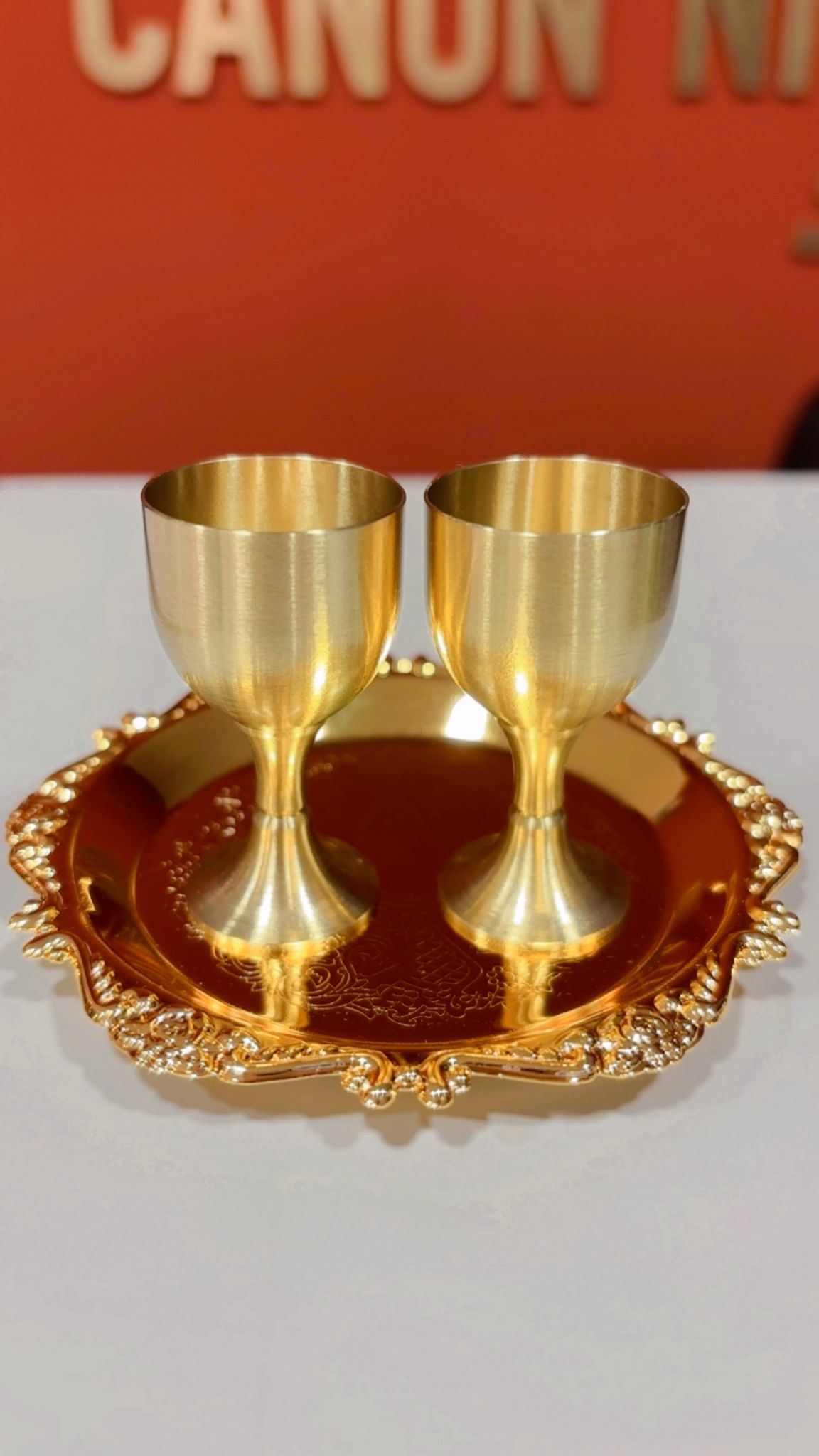 KIT DE CÁLICE DUPLO COM BANDEJA PARA CEIA  (Acabamento Dourado)