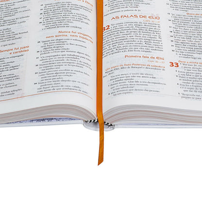 Discoveries Bible (pink)