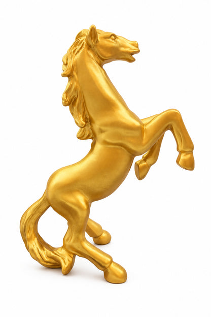 Objeto decorativo cavalo empinado dourado – elegância, força e triunfo