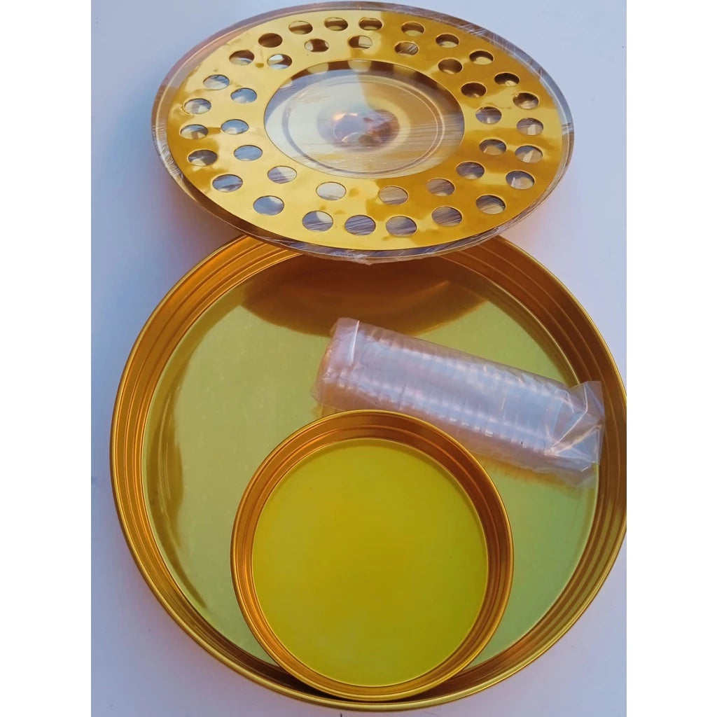 BANDEJA COMPOSTA DOURADA COM ESPAÇO PÃO + 40 CÁLICES