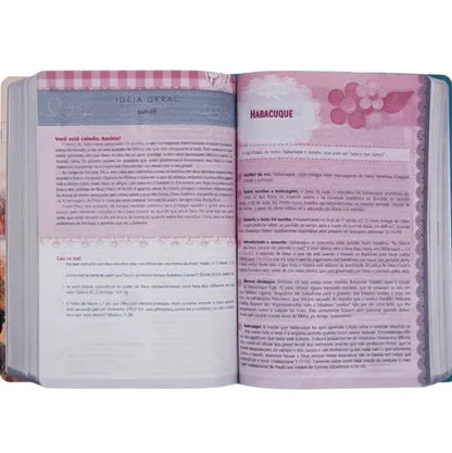 BIBLIA ENTRE MENINAS E DEUS