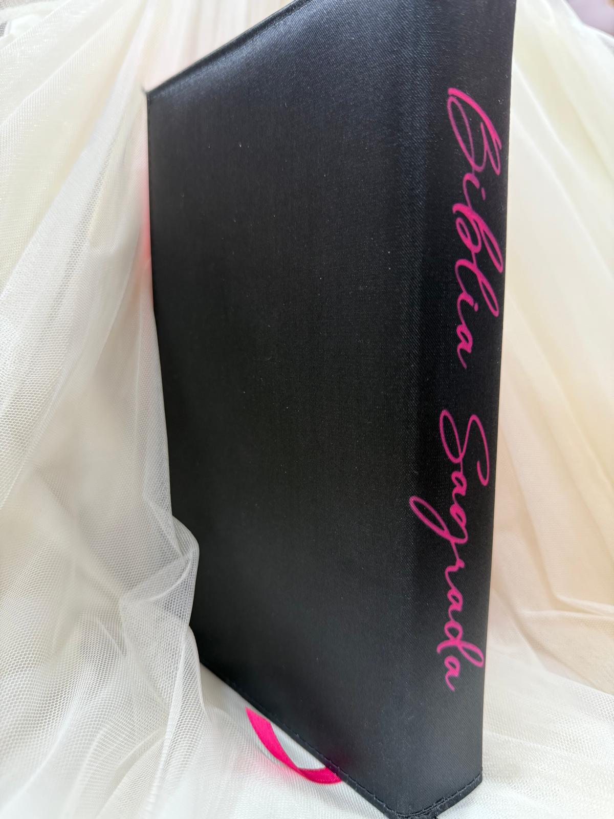 BIBLIA LEAO COROADO DE FLORES