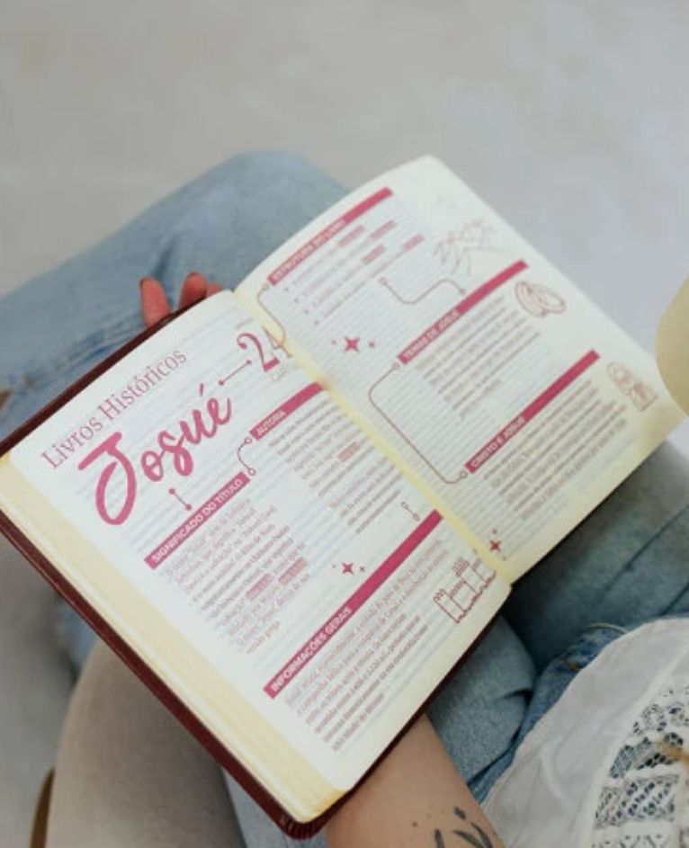 BIBLIA VIVIANE MARTINELO VERDE MUSGO