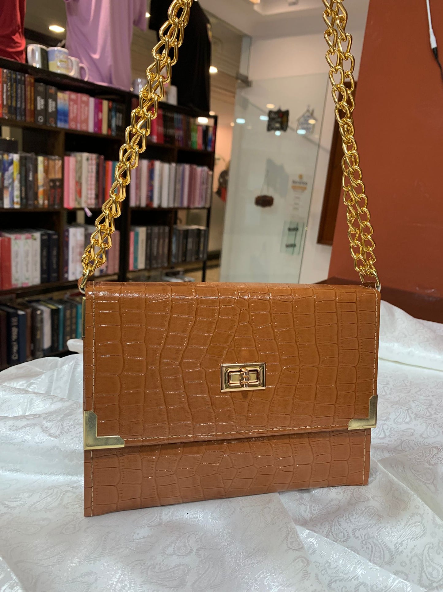 BIBLIA RC BOLSA COM ALÇA CROCO VERNIZ
