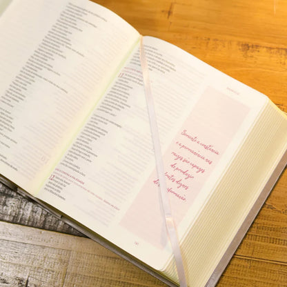 BÍBLIA COM ESPAÇO PARA ANOTAÇÕES | VIVIANE MARTINELLO | NAA | CAPA ACINZENTADA