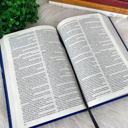 BIBLIA KING JAMES FIEL 1611 ULTRA FINA AMPLIADA - AZUL