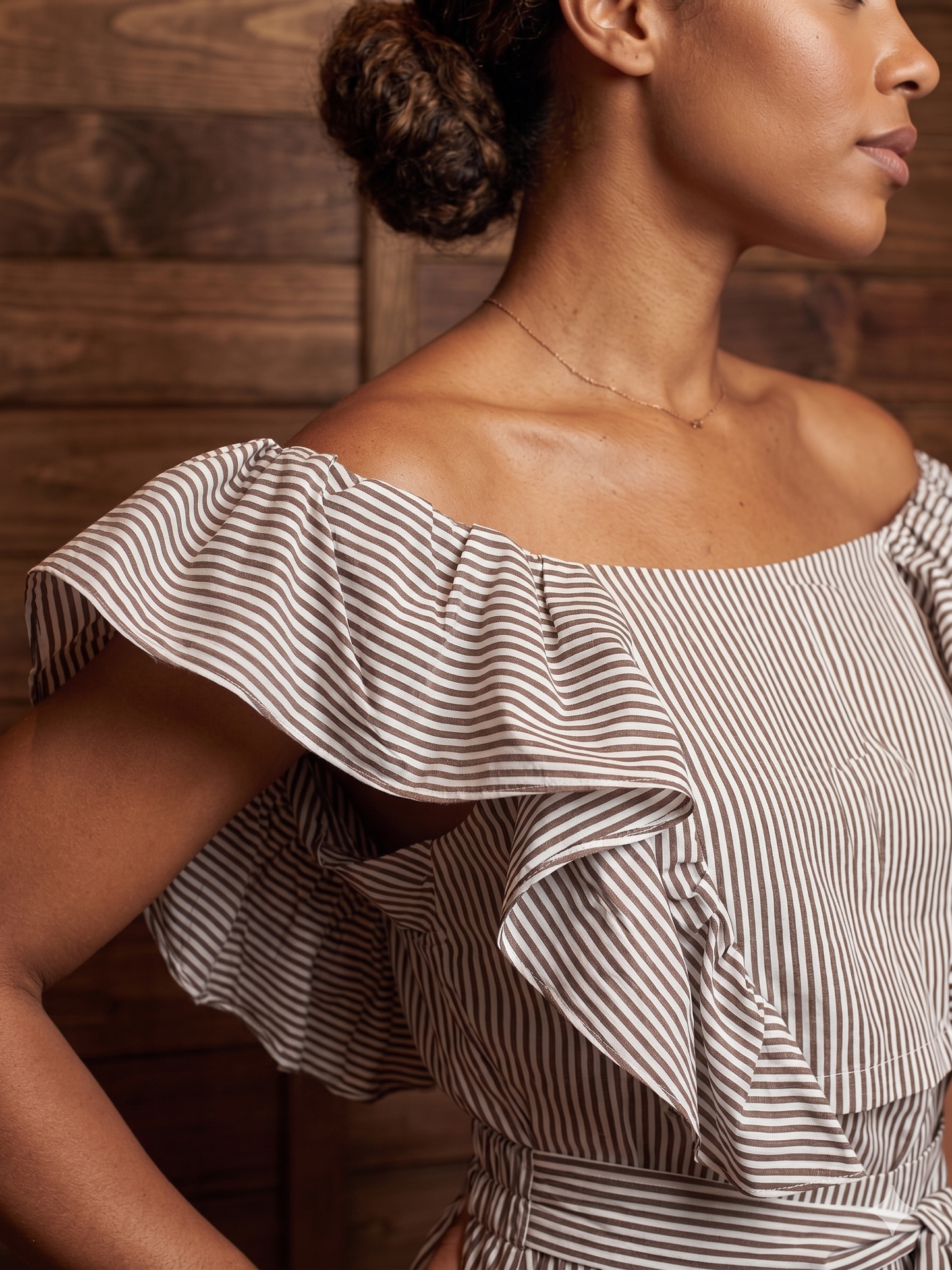 CONJUNTO DE SAIA E BLUSA EM TRICOLINE — AYLA DALILA