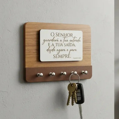 Porta chaves MDF com acabamento em couro - O Senhor Guardara a tua entrada