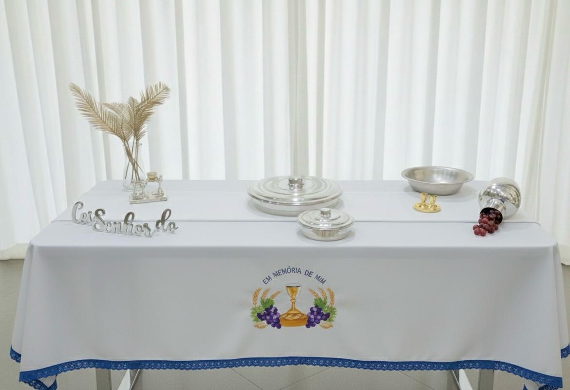 Tablecloth for Holy Communion: White with Blue/Yellow Border