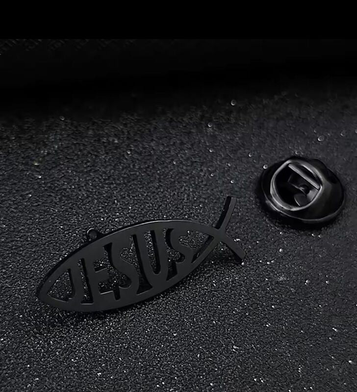 PIN METÁLICO AÇO INOXIDÁVEL JESUS PEIXE PRETO