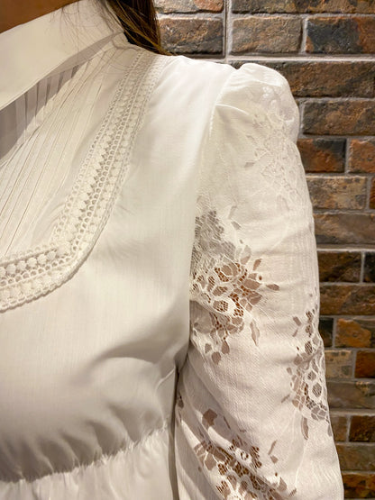 VESTIDO BRANCO DE RENDA COM BOTOES NA FRENTE - EVILIN