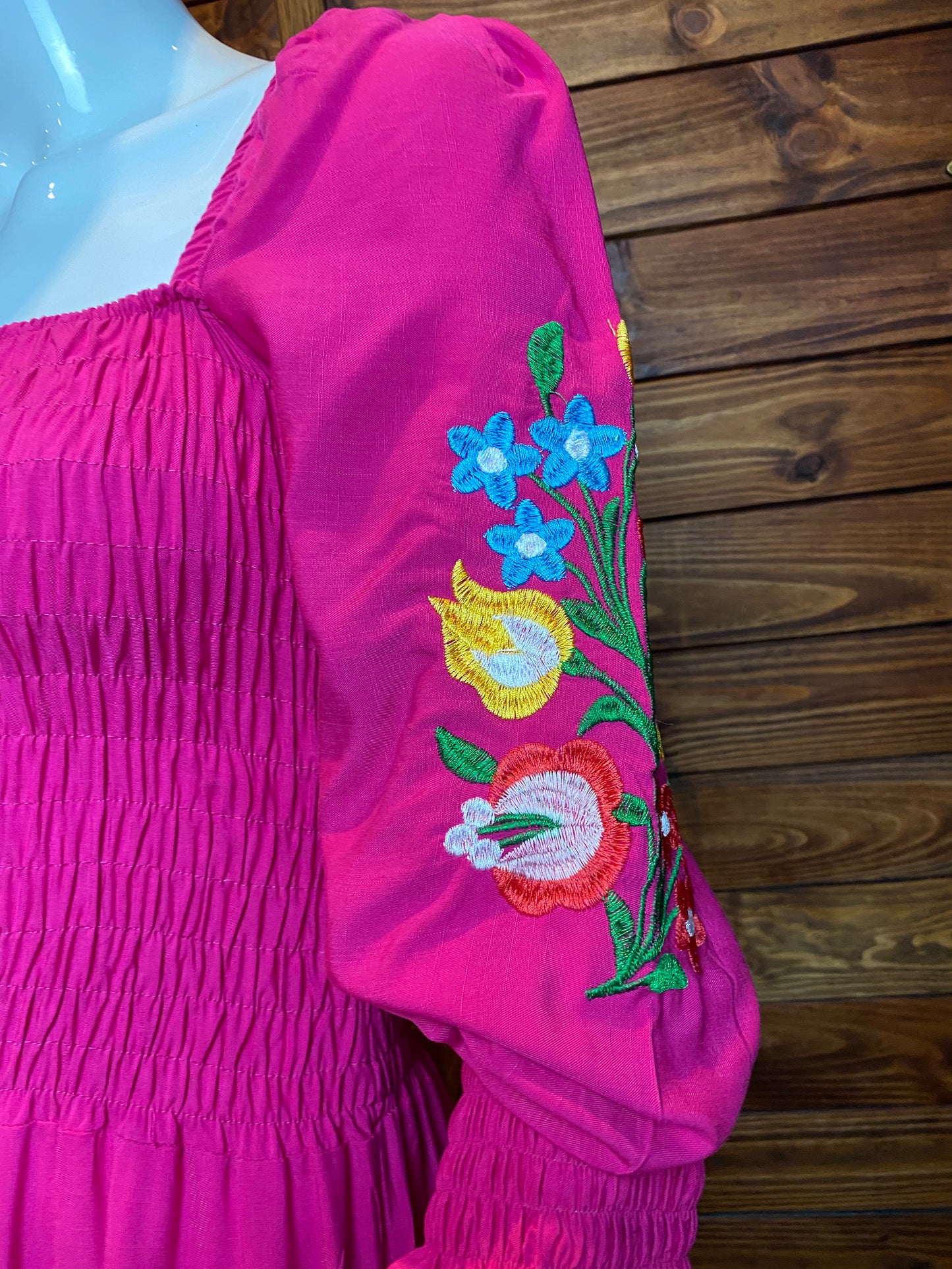 VESTIDO VISCOLINHO COM MANGA BORBADA - REBECA