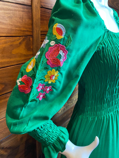 VESTIDO VISCOLINHO COM MANGA BORBADA - REBECA